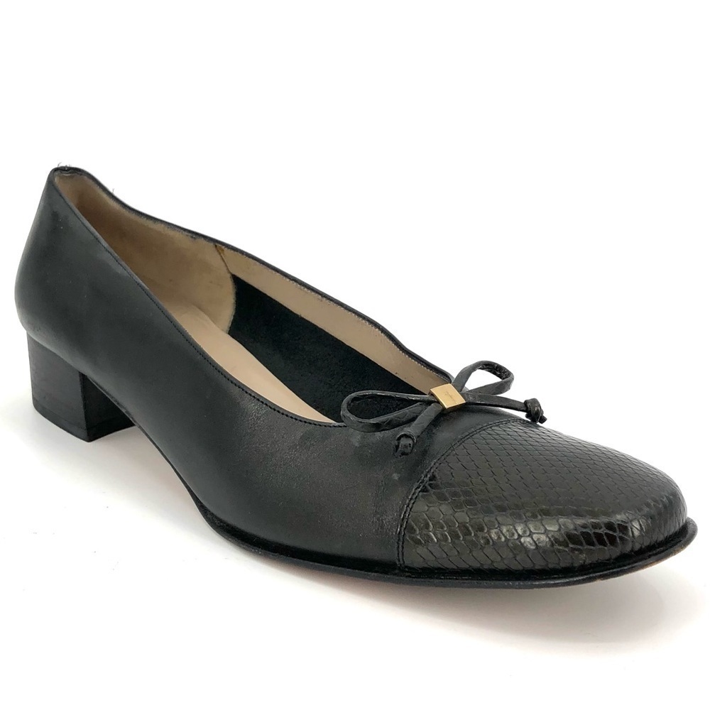 Ferragamo Black Leather Reptile Embossed Cap Toe Bow Front‎ Low Pump Size 10 4A